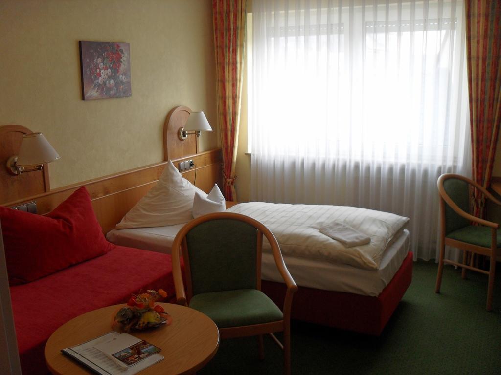 Hotel Reichsschenke Zum Ritter Gotz "Garni" Kröv Habitación foto